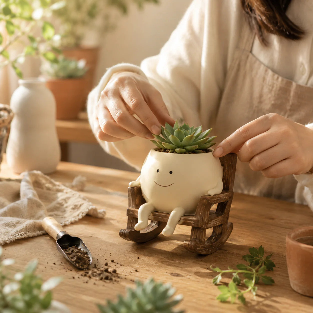 Wandaura™ Rocking Plant Pot